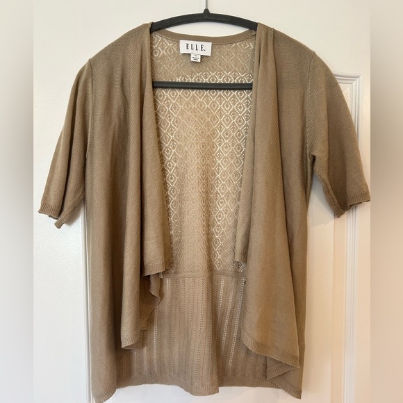 Elle Tops - NWOT Elle Women’s Tan Short Sleeve Waterfall Cardigan With Lace Back